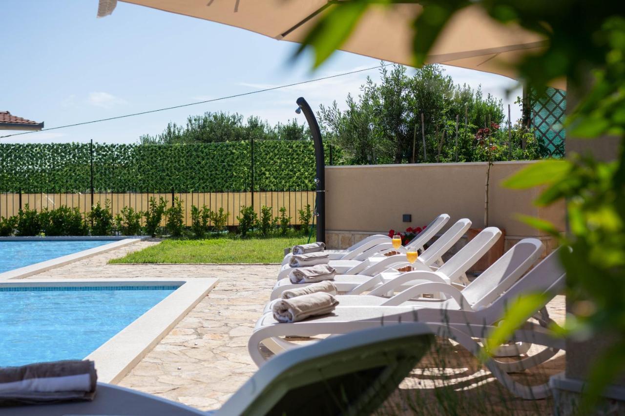 Villa Mater - Luxuriously Equipped Villa With A 15M Long Swimming Pool Žrnovnica エクステリア 写真