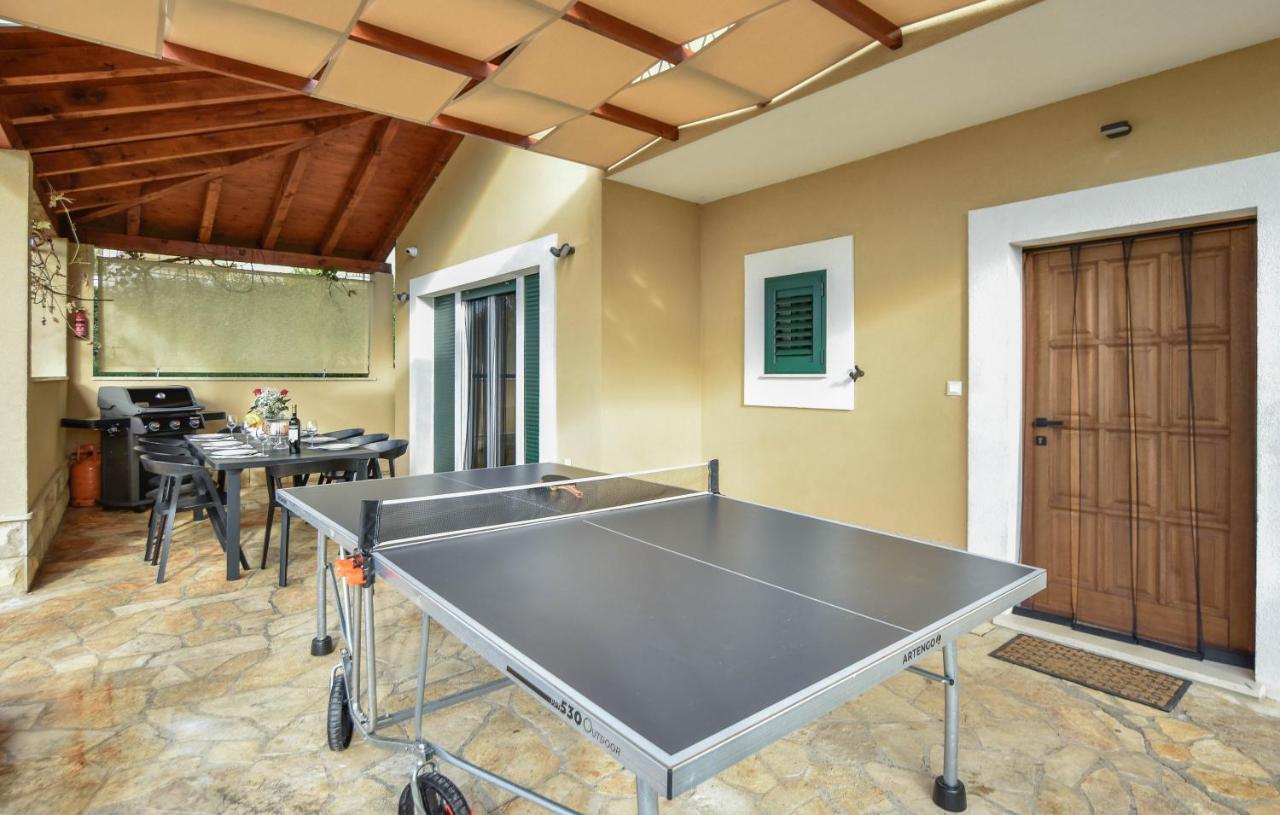 Villa Mater - Luxuriously Equipped Villa With A 15M Long Swimming Pool Žrnovnica エクステリア 写真