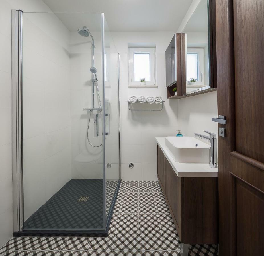 Villa Mater - Luxuriously Equipped Villa With A 15M Long Swimming Pool Žrnovnica エクステリア 写真