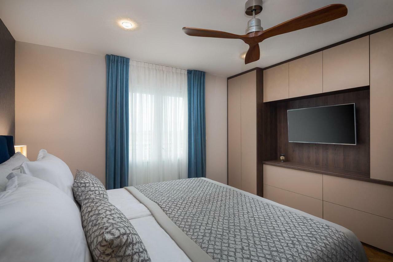Villa Mater - Luxuriously Equipped Villa With A 15M Long Swimming Pool Žrnovnica エクステリア 写真