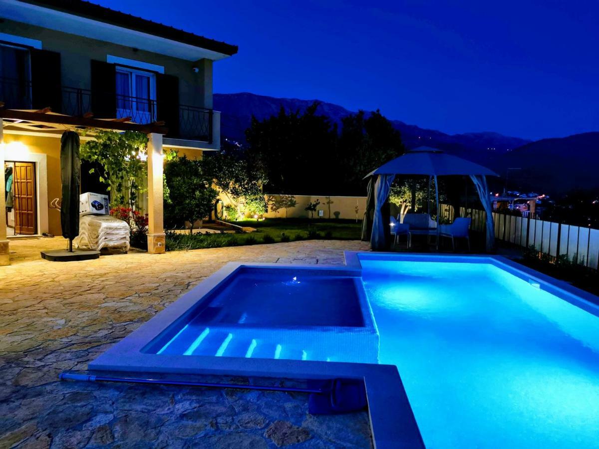 Villa Mater - Luxuriously Equipped Villa With A 15M Long Swimming Pool Žrnovnica エクステリア 写真